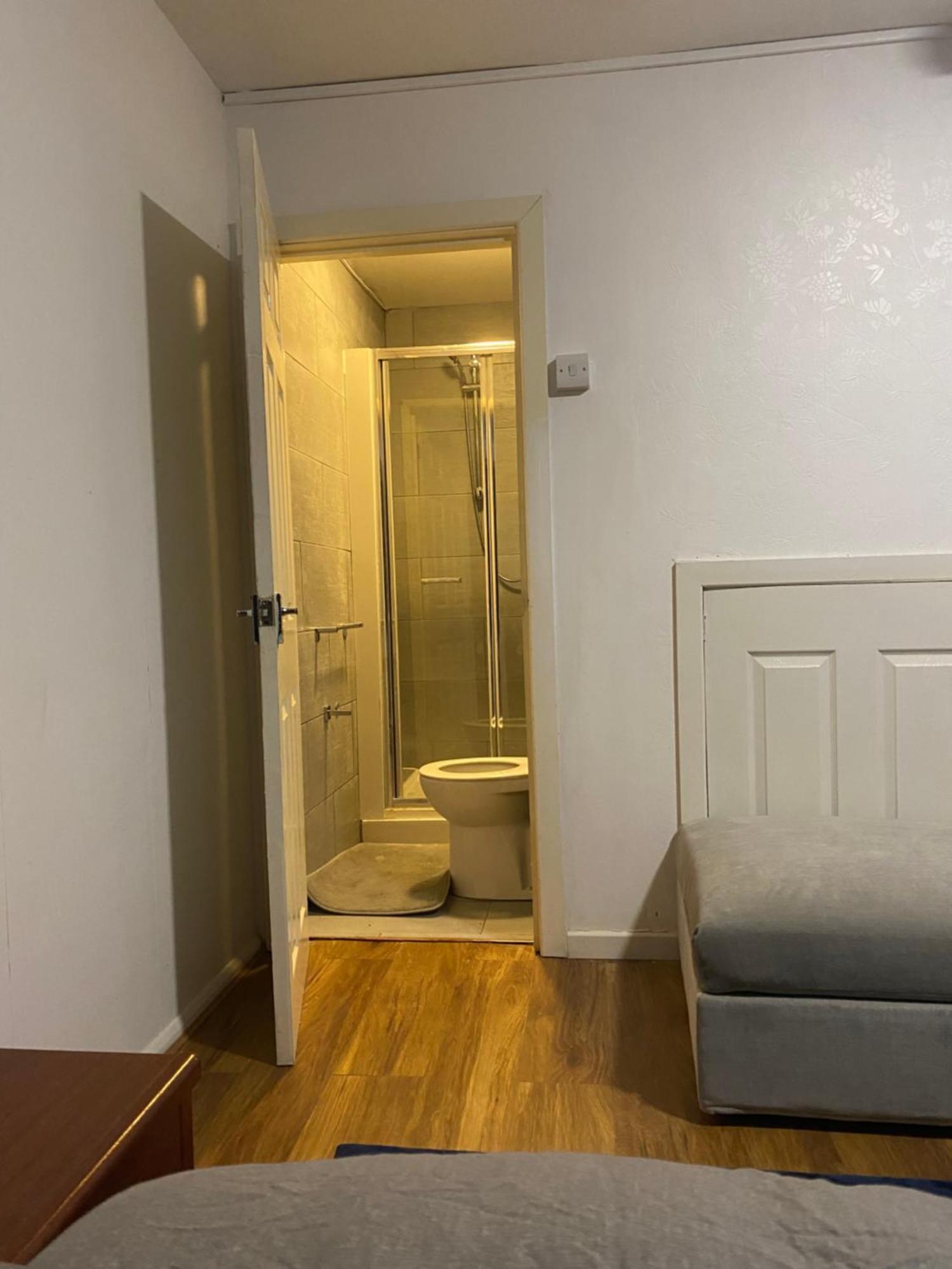 Double En-Suite Rooms Nevendon Zewnętrze zdjęcie